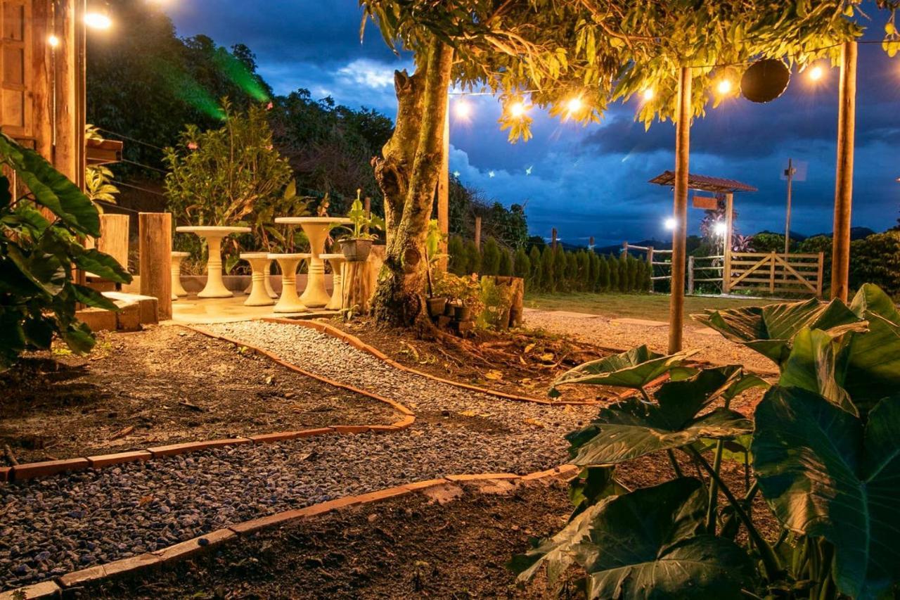 A Loving Farm Cabin Just For You And Your Love! Caparaó Velho Екстериор снимка